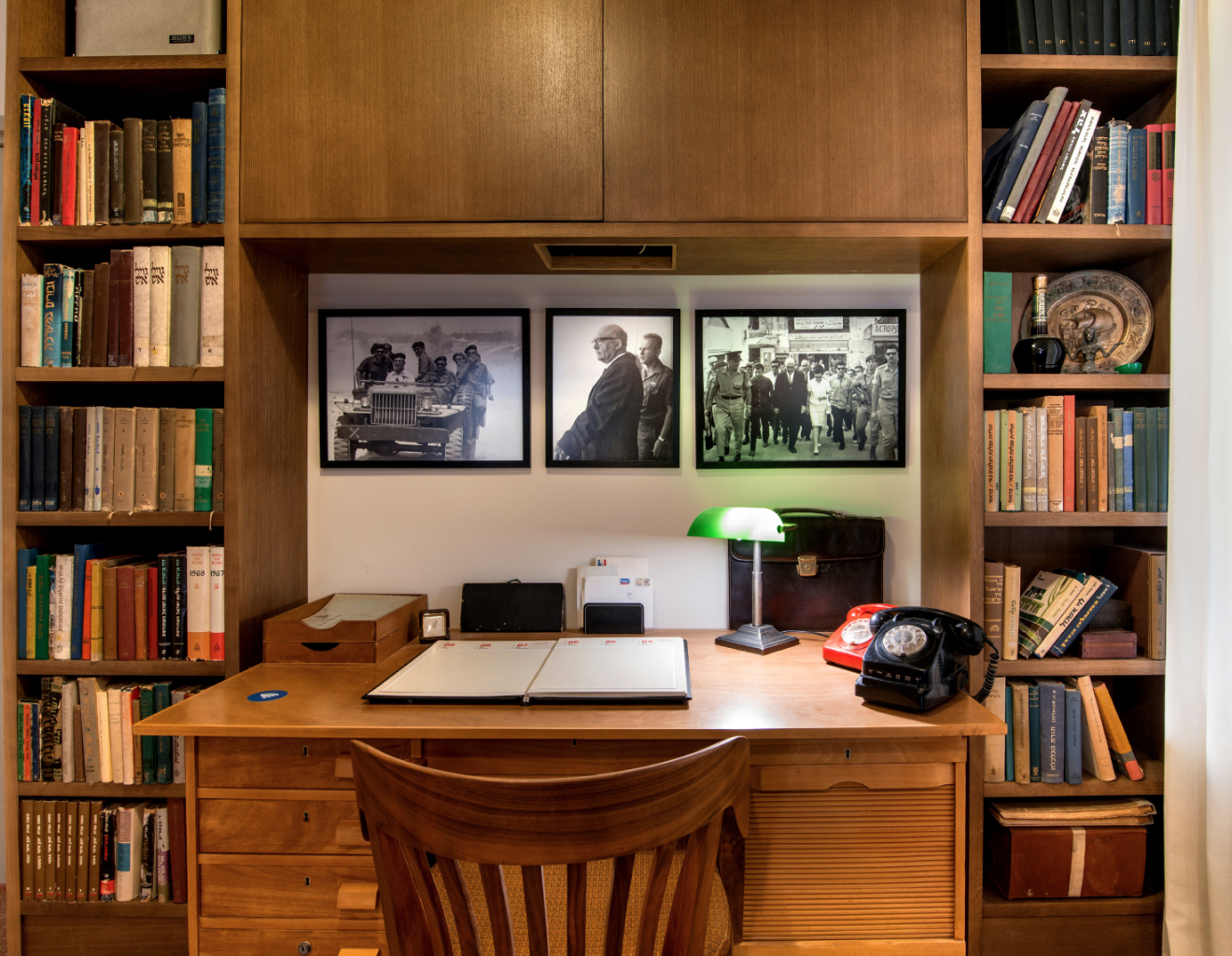 שולחן המכתבה